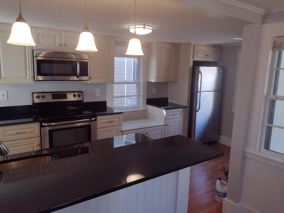 1st image of 48 Franklin St