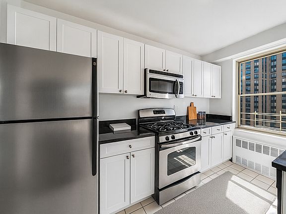 4th image of 185 E 85th St APT 16