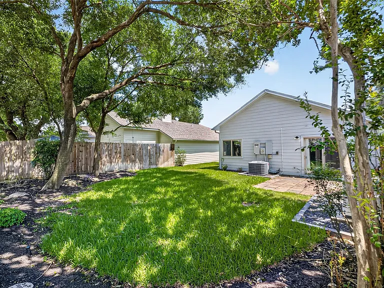 16174 Golden Sands Dr — Photo 19