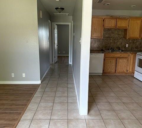 4th image of 107 Bryant St #1