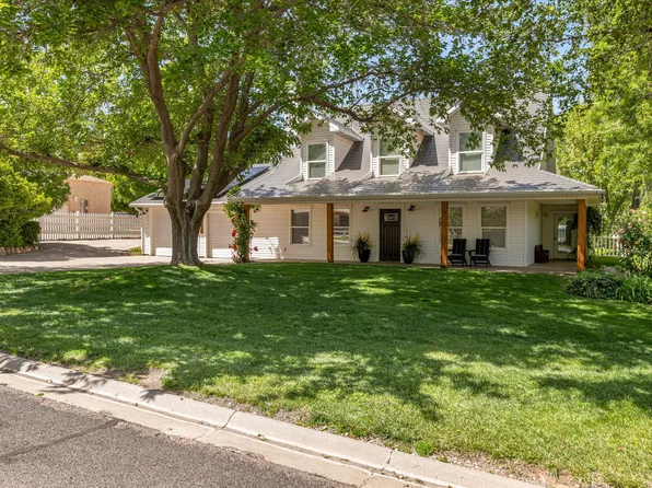 246 W Mountain Charm Rd, Toquerville, UT 84774