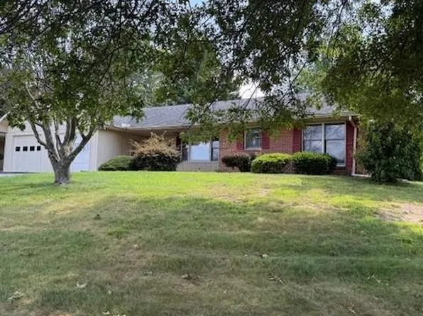 11972 N Woodlea Dr, Waynesboro, PA 17268