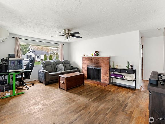 4th image of 213 N Rock Street