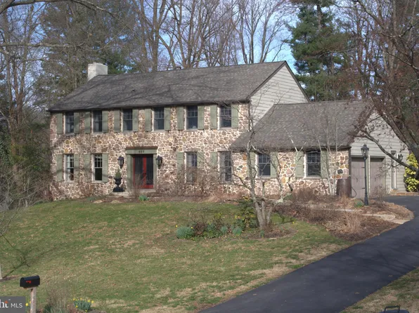 889 Westover Rd, Newtown Square, PA 19073