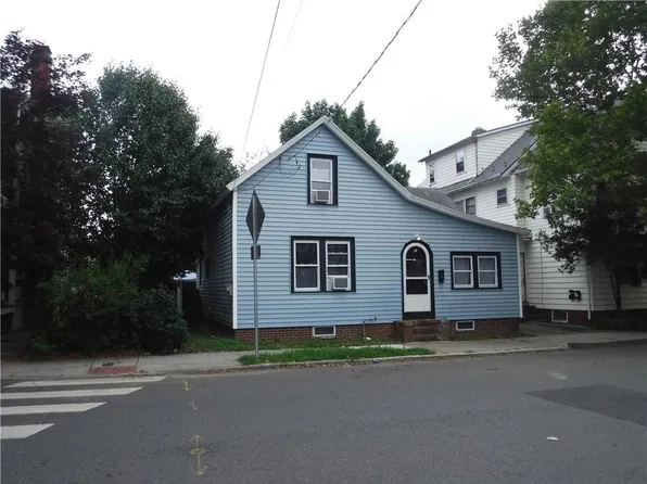 132 Fisk St, Providence, RI 02905