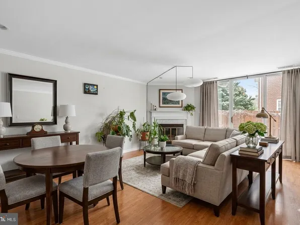 939 S Scott St #1, Arlington, VA 22204