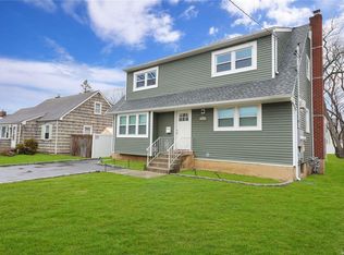241 Cherry St, Farmingdale, NY 11735