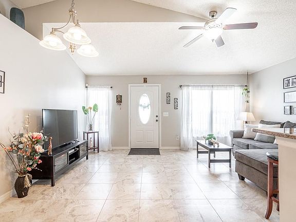 3rd image of 2408 Avalon Ct