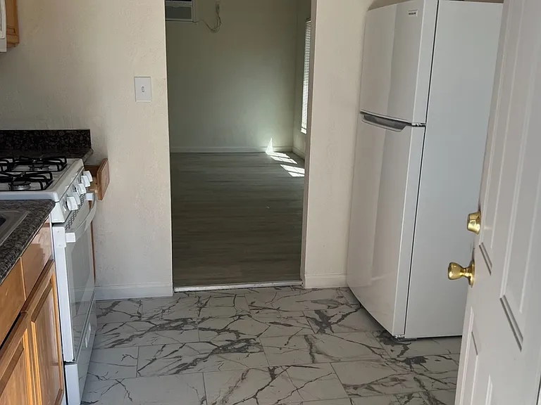 142 Alturas Ave #D — Photo 7