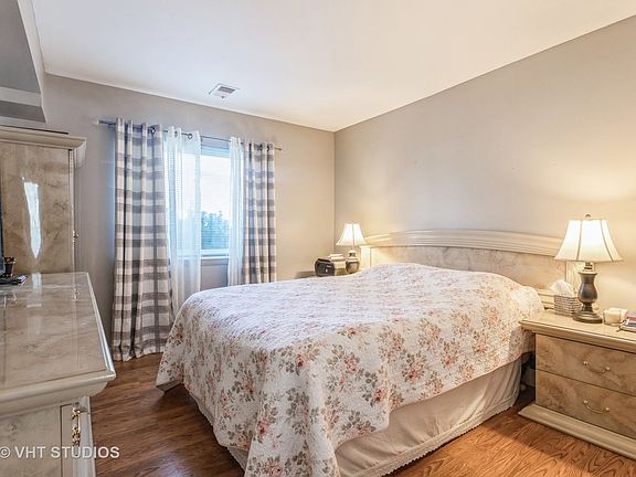 5th image of 9480 Bay Colony Dr APT 1N
