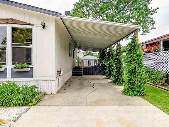 2nd image of 7061 Garden Glen Ln