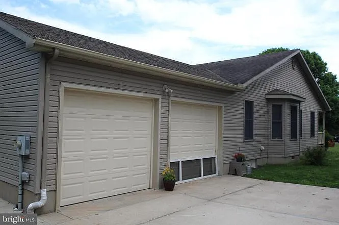 3 bed, 1628 sqft, $2,400 — Photo 4