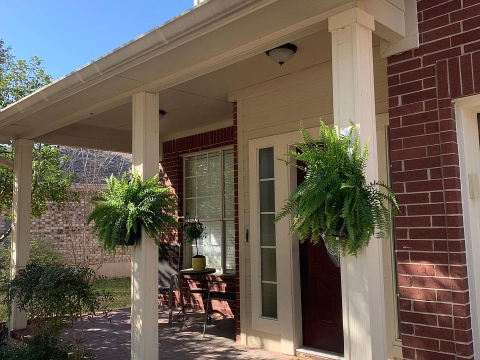 1st image of 2716 Winding Brook Dr