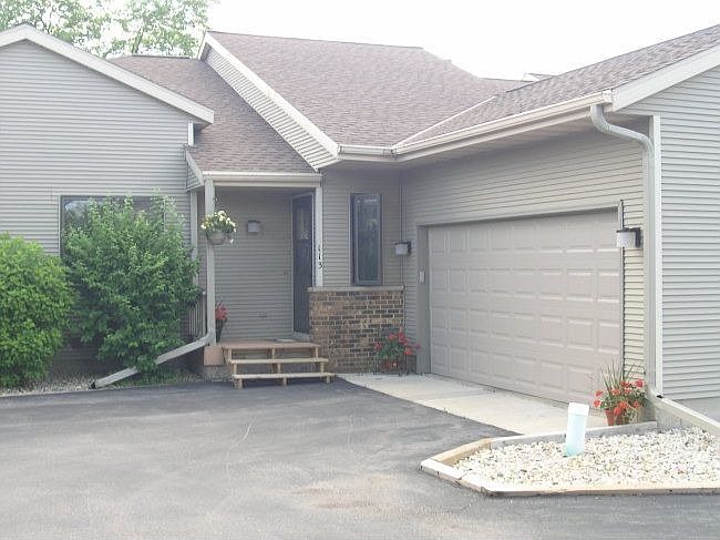 1st image of 113 White Tail Dr