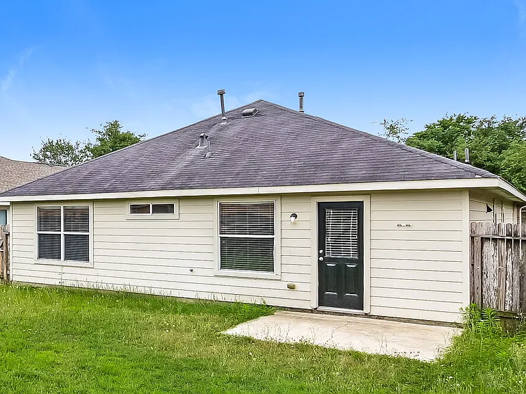 4018 Falvel Shadow Creek Dr — Photo 19