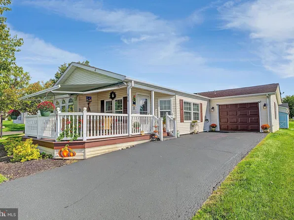 316 Blackberry Cir, New Hope, PA 18938