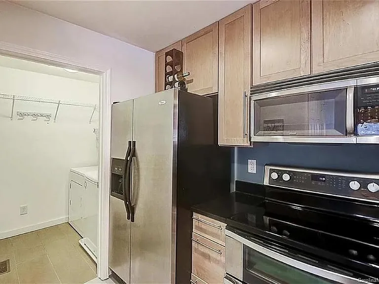652 Raphael Pl — Photo 6