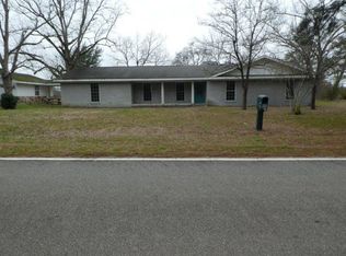 891 New Hope Rd, Jesup, GA 31545