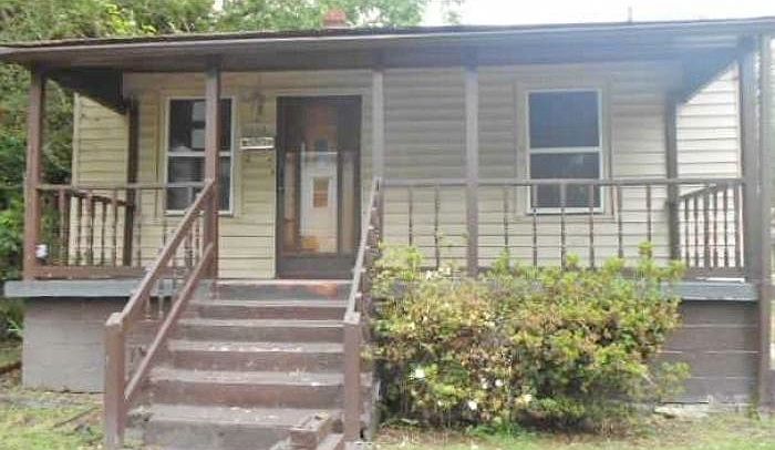 1st image of 1010 Saint James St