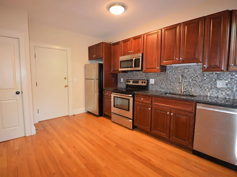 35 Saint Paul St #6 — Photo 3
