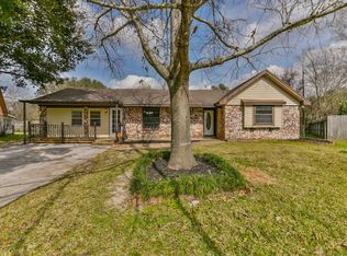 3705 Cambridge St, Alvin, TX 77511