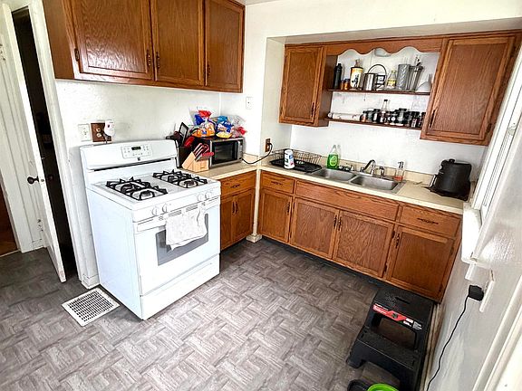 5th image of 1225 W 4th St