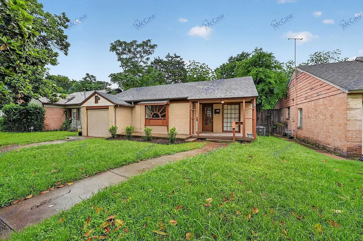 Building Photo - 806 Buckalew St