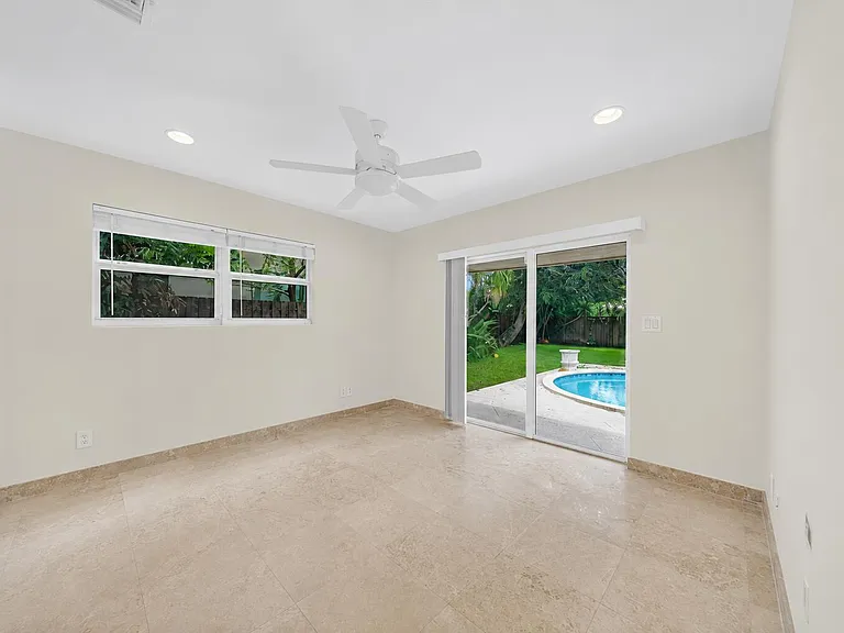 4021 Bayview Dr — Photo 26