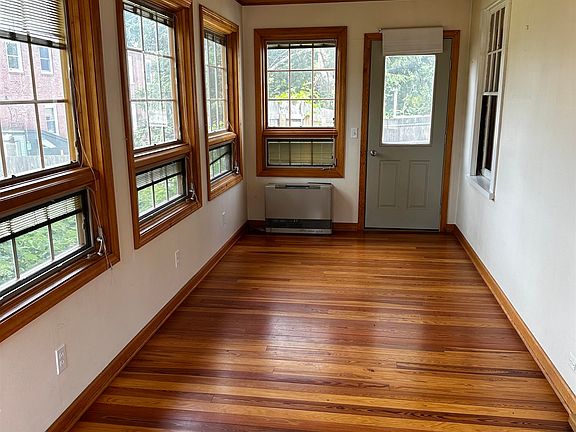 4th image of 436 Maple Street