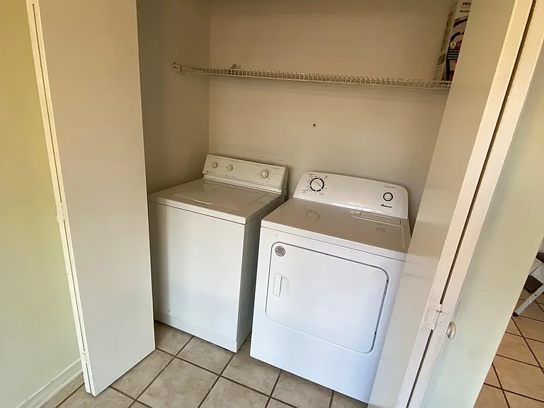 2293 Hollydale Ave #7C — Photo 9