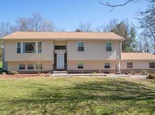 7 Chase Ct, Wappingers Falls, NY 12590
