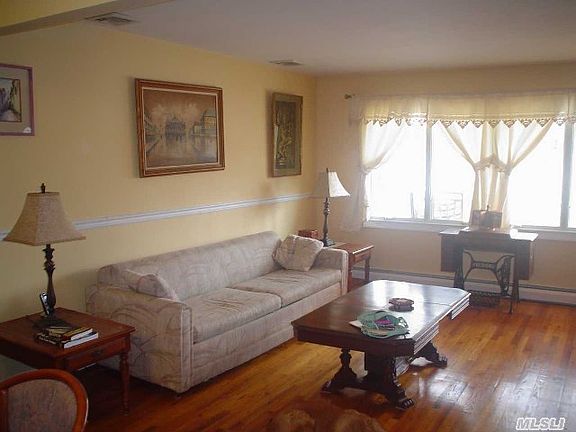 2nd image of 102 Grassy Pond Dr