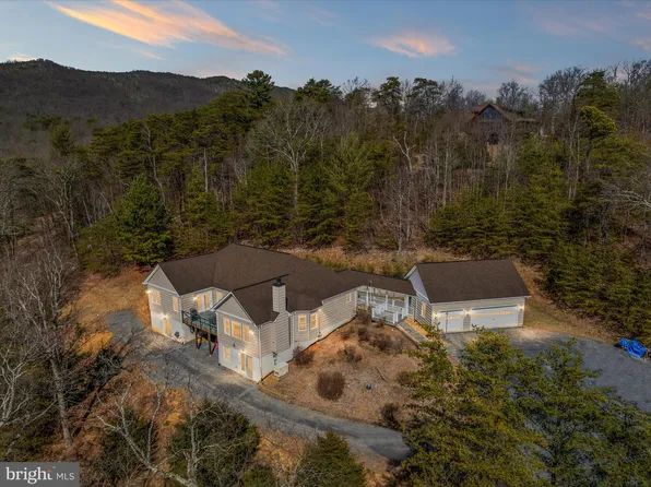 111 Oakview Dr, Bentonville, VA 22610