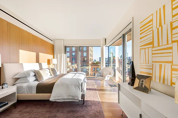 Sold by Compass | media 25