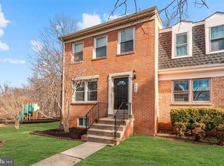 1993 Mayflower Dr, Woodbridge, VA 22192