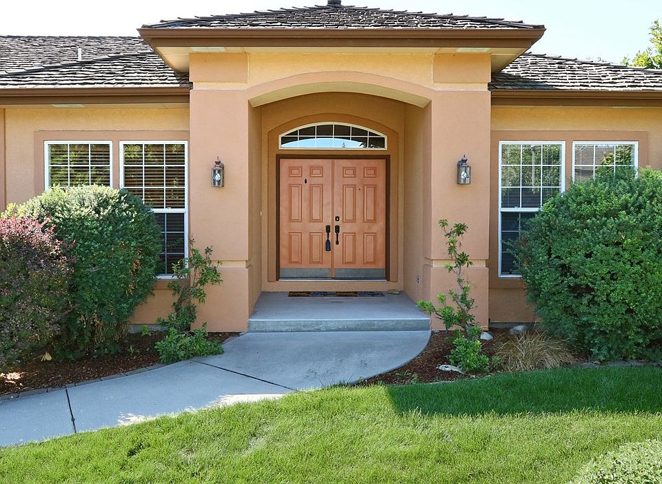 2nd image of 1333 E Versailles Ct