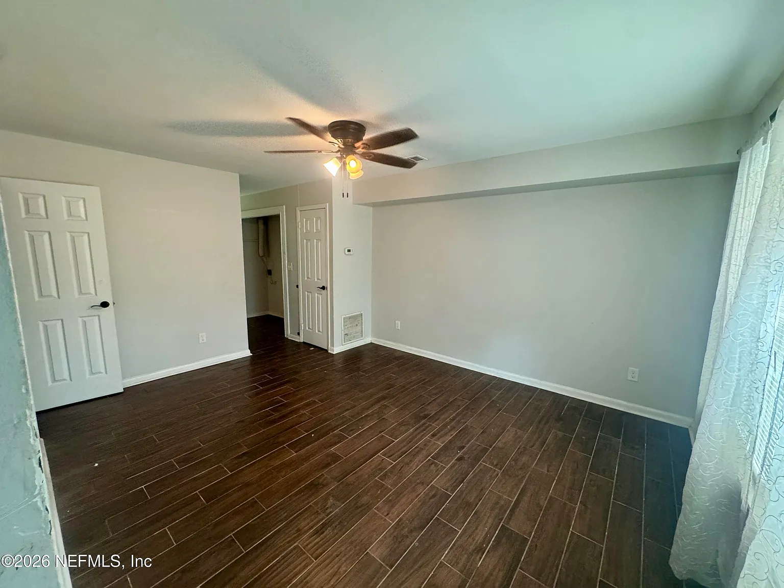 2 bed, 1.5 bath, 858 sqft, $1,250 — Photo 2