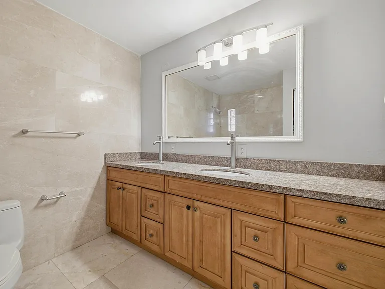 3561 Oberon Ave — Photo 12