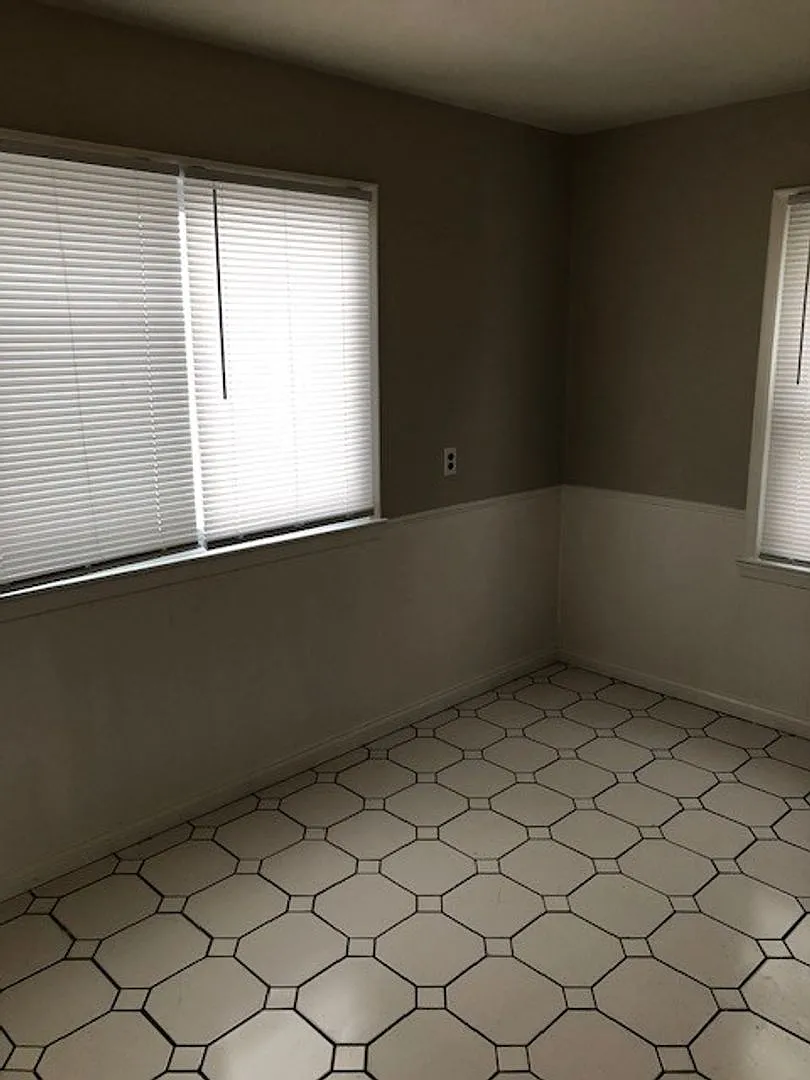 Adorable, 3 Bedroom, 1 Bath Bungalow Style Home In Redford Denby — Photo 4