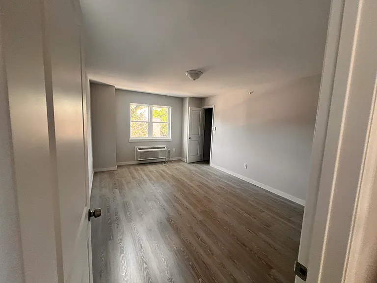 290 Gregory Ave #2 — Photo 3