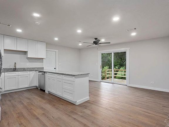 2nd image of 3504 Gatewood Dr