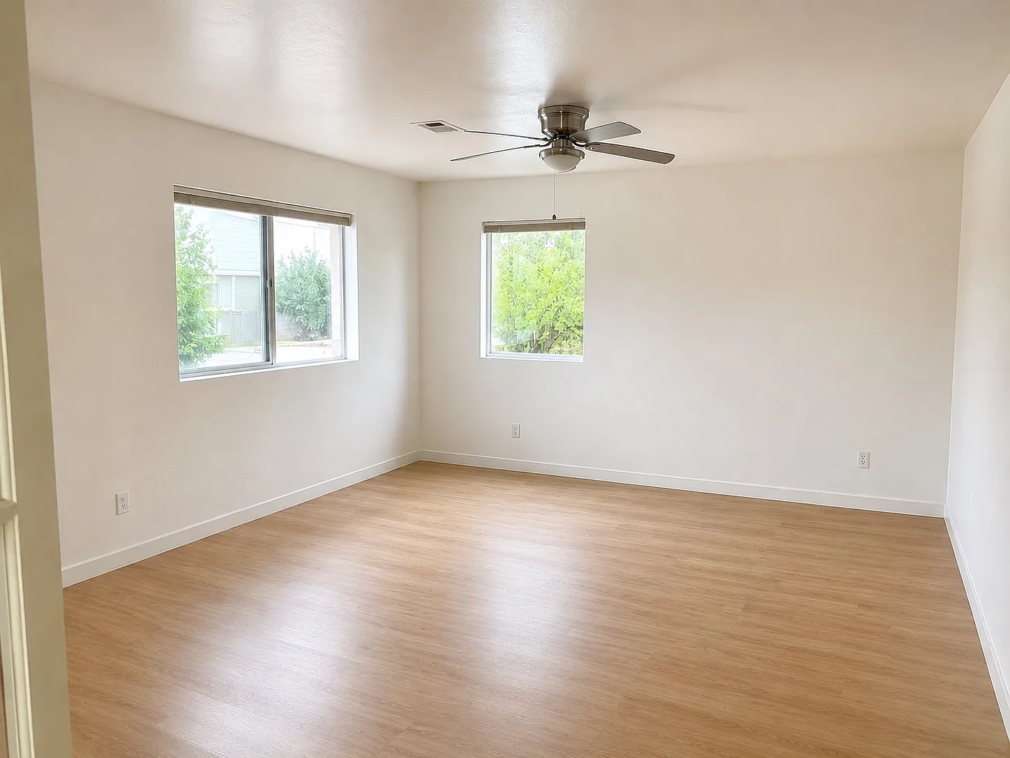 4 bed, 1955 sqft, $4,000 — Photo 3