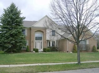 607 Sandalwood Rd, Canton, MI 48188