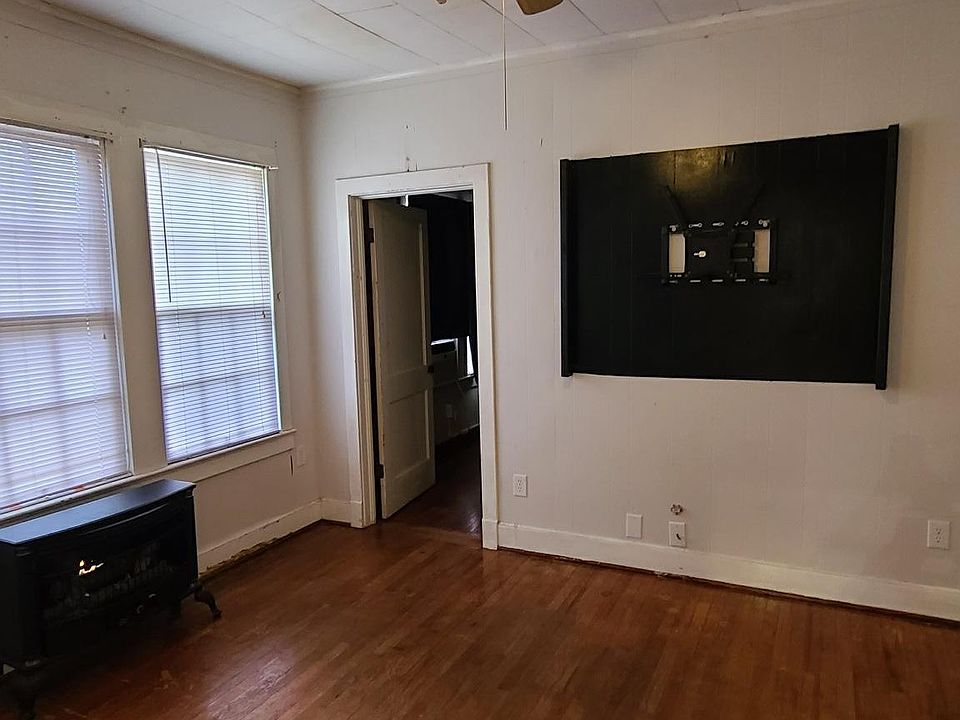 1st image of 122 Hayter St #2