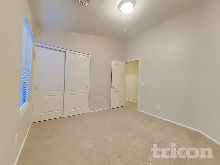 15833 W Moreland St — Photo 16
