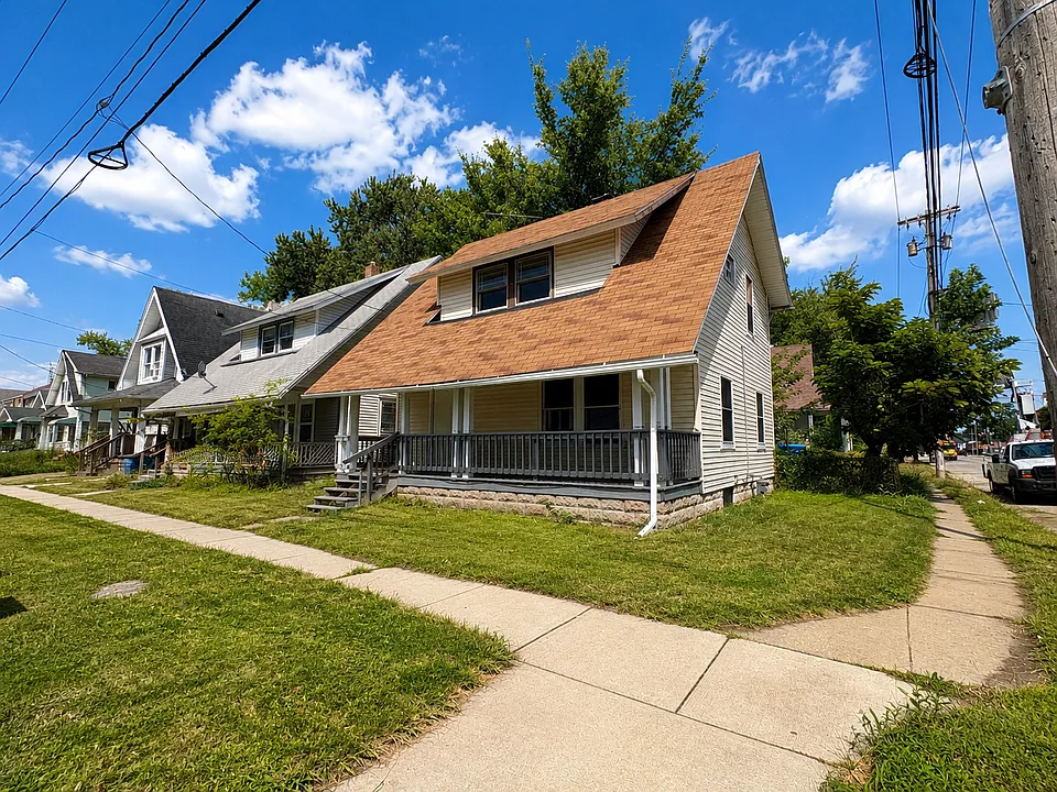 1402 Prouty Ave