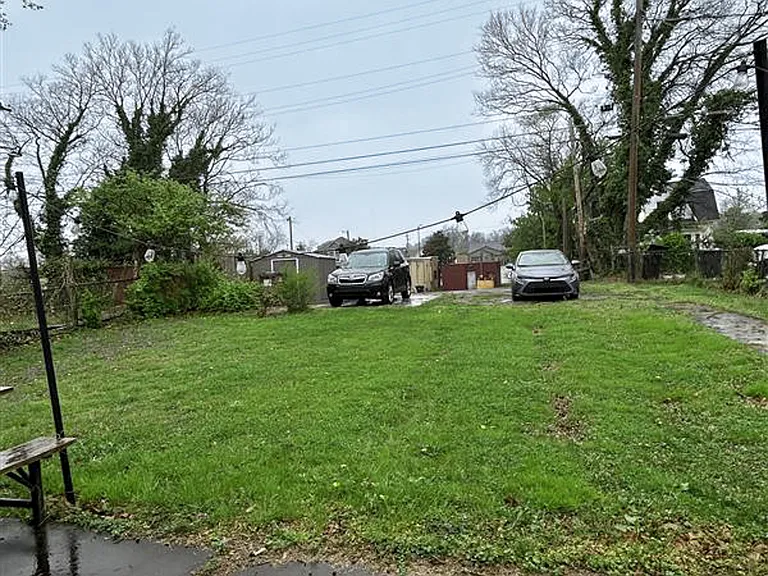 2415 Linden Ave — Photo 51