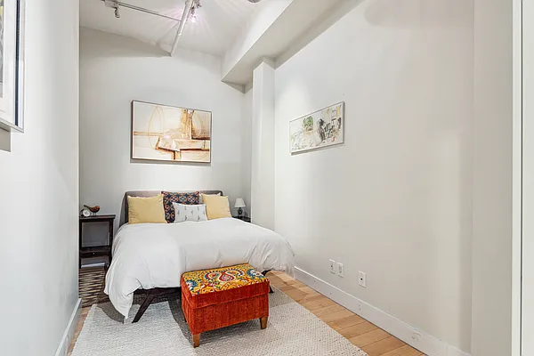 Sold by Compass | media 10