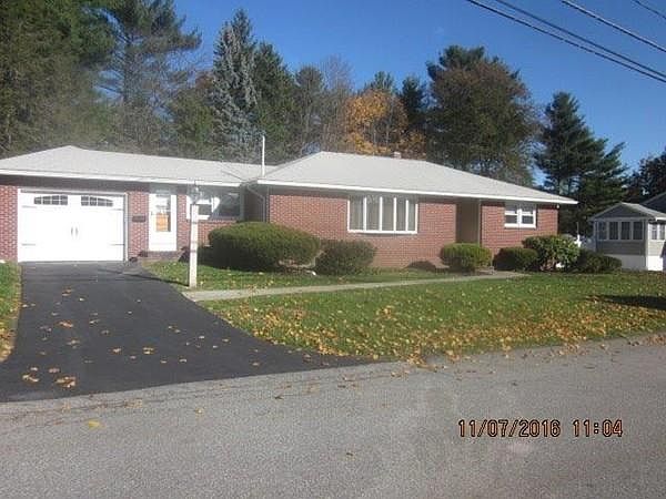 1st image of 7 Woodburn Dr