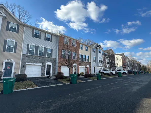 237 Chickadee Ct, Freehold, NJ 07728